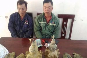 Công nhân giả đào được đồ cổ dỏm, lừa hàng chục triệu