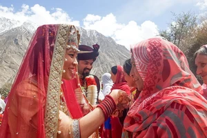 'Bà mối' nhà báo và cuộc tình duyên từ Pakistan