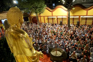 Làm ác rồi đi chùa cầu xin, Phật nào chứng nổi?