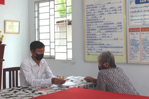 Cần Thơ: Nhiều người nghèo đã được nhận tiền hỗ trợ COVID-19