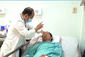 Kinh nghiệm xương máu khi đưa người thân cấp cứu trong dịch COVID-19 