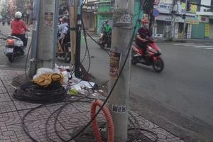 Phản hồi: Đã xử lý bó dây cáp loằng ngoằng ở quận 10