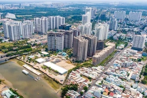 Việc kinh doanh chỉ được thực hiện ở nhà chung cư có mục đích sử dụng hỗn hợp. Ảnh: KIÊN CƯỜNG