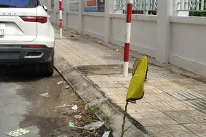 Hố ga bị mất nắp, nguy hiểm cho người đi đường