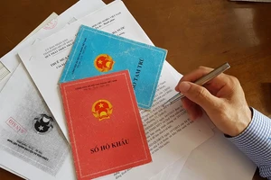 Hoàn thiện quy trình điện tử, bãi bỏ xuất trình sổ hộ khẩu giấy trước 20-3