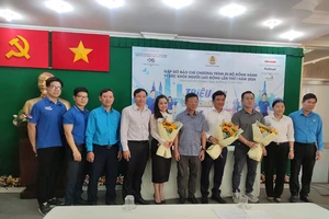 Ông Phạm Chí Tâm, Phó chủ tịch LĐLĐ TP.HCM chia sẻ về Chương trình gây quỹ chăm lo tết cho người lao động đi bộ “triệu bước chân, một tấm lòng”. Ảnh: NGUYỄN HIỀN