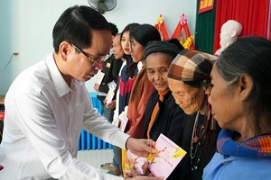 Để ai cũng có Tết