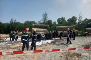 Quảng Nam: Ô tô cháy rụi, 1 người tử vong