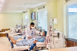 Lý do nhiều bệnh viện ở TP.HCM không nhận hoa, quà Ngày Thầy thuốc Việt Nam