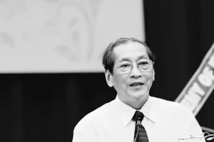 Tấm gương 'khổ học thành tài' Bùi Khánh Thế qua đời ở tuổi 88