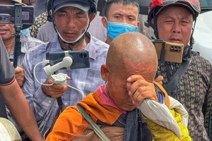 Ông Lê Anh Tú (Thích Minh Tuệ) tự nguyện dừng việc đi bộ khất thực