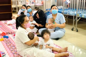 Các bé ở mái ấm Hoa Hồng được chăm sóc đặc biệt tại nhà mới