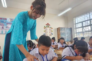 Rút đề xuất miễn học phí cho con của giáo viên