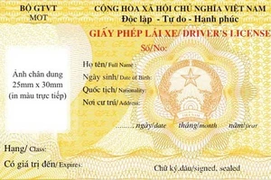 Kiểm tra việc 1 người bị hỏng mắt vẫn được cấp giấy khám sức khỏe thị lực 10/10 để lái ô tô