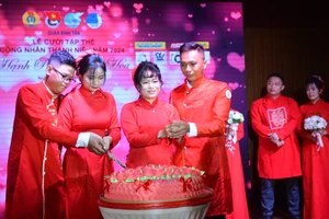 20 cặp đôi cùng chung lễ cưới tập thể: 'Không ngờ giấc mơ đã thành hiện thực'