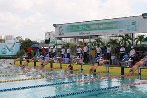 TP.HCM tổ chức khóa học bơi miễn phí cho người dân