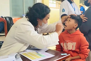 'Có đoàn bác sĩ về xã Cư Pui khám, bà con chúng tôi yên tâm lắm!' 