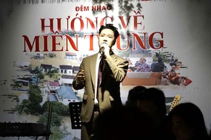 Ca sĩ Lê Hiếu với đêm nhạc thiện nguyện 'Hướng về miền Trung'