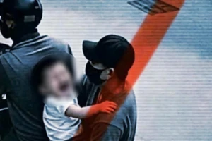 Công an lên tiếng vụ bé gái bị 2 thanh niên 'bắt cóc' ở Đồng Nai 