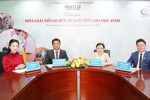 Đang diễn ra talkshow 'Hoá giải nỗi lo bữa ăn bán trú cho học sinh'