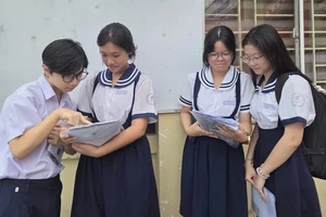 Gợi ý giải đề Văn thi lớp 10 tại TP.HCM