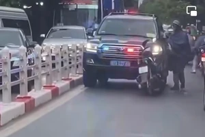 Bạn đọc tranh cãi về clip xe ưu tiên đi ngược chiều