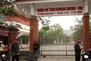 Từ vụ sập trần gỗ lớp học: Để không còn những lớp học mất an toàn