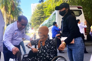  13 chuyến xe 0 đồng đưa bệnh nhân về nhà ăn Tết