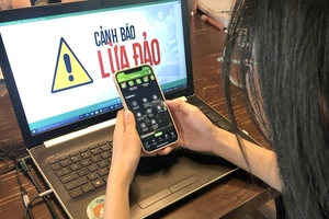 Thao túng tâm lý, dẫn dụ người già đến ngân hàng chuyển tiền 