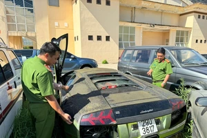 Tiêu huỷ ô tô Lamborghini và Mercedes-Benz G63 có đúng quy định không?