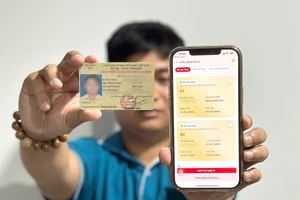 Tích hợp GPLX trên VNeID nhưng bị mất bản cứng, có cần xin cấp lại bằng không?