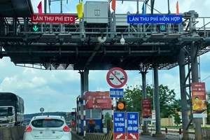 Tài khoản ETC hết tiền có bị phạt khi đi qua làn thu phí tự động không?