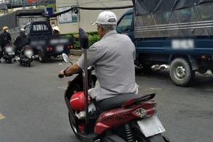 Người chỉ có một chân có được điều khiển xe 2 bánh không?