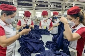 Có được thưởng Tết bằng sản phẩm của công ty không?