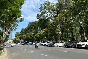 Đỗ xe ô tô trên miệng cống bị phạt bao nhiêu?