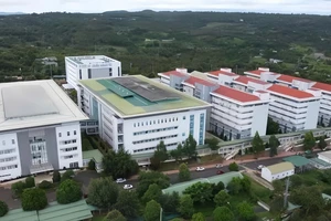 Thu phí tán sỏi khi máy hư: Ảnh hưởng niềm tin về chất lượng dịch vụ y tế công