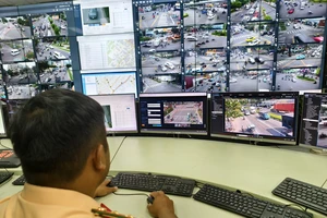 Dùng điện thoại khi dừng đèn đỏ có bị xử phạt thông qua Camera AI ? 