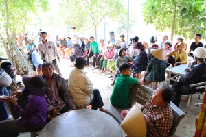 Bạn đọc báo Pháp Luật TP.HCM 'vượt lũ' cùng người dân miền Trung