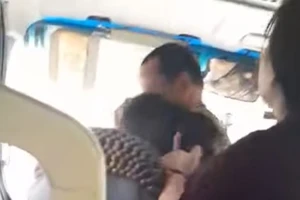 Trách nhiệm pháp lý vụ tấn công tài xế đang lái xe buýt