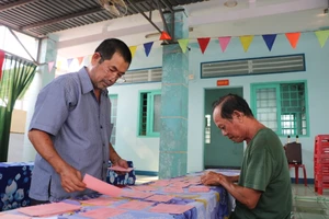 Cử tri có được quay phim, chụp ảnh khi đi bầu cử không?