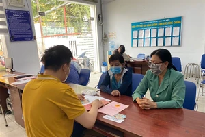 Không chụp ảnh khách ký hồ sơ trước mặt công chứng viên, VPCC sẽ bị phạt đến 10 triệu đồng