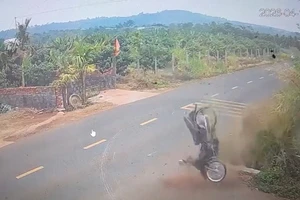 Vụ thiếu tá CSGT ở Đắk Lắk bị khởi tố: Cha mẹ nam sinh sẽ tham gia tố tụng với tư cách nào?