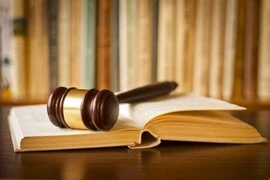 Một vụ tham ô 3 lần, có áp dụng tình tiết tăng nặng 'phạm tội 2 lần trở lên' không?