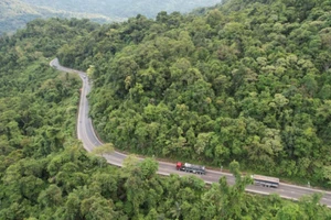 Cấm xe tải trọng lớn lưu thông trên đèo Bảo Lộc dịp lễ 30-4