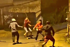 Bắt 3 thanh niên giết người sau va chạm giao thông