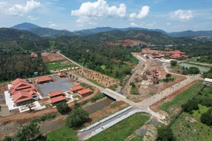 Lâm Đồng đình chỉ dự án khu du lịch tâm linh Đại Tùng Lâm Hoa Sen