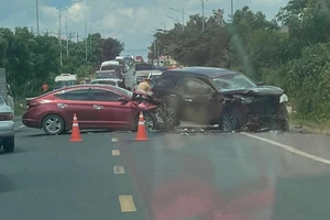 2 ô tô tông nhau trên quốc lộ 20 làm 9 người bị thương nặng