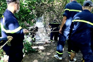 3 thi thể 1 gia đình nổi trên đường thoát nước thải của nhà máy cao su