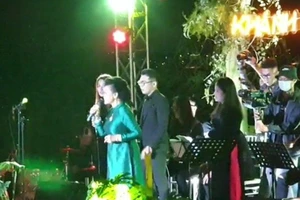 Cảnh cáo công ty Mây Lang Thang vì để danh ca Khánh Ly hát ca khúc ngoài danh mục đăng ký