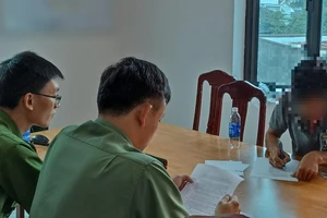 Bị phạt vì đăng status, clip xúc phạm CSGT trên Facebook